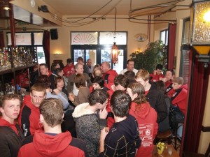 Volle bak en ambiance in De klok